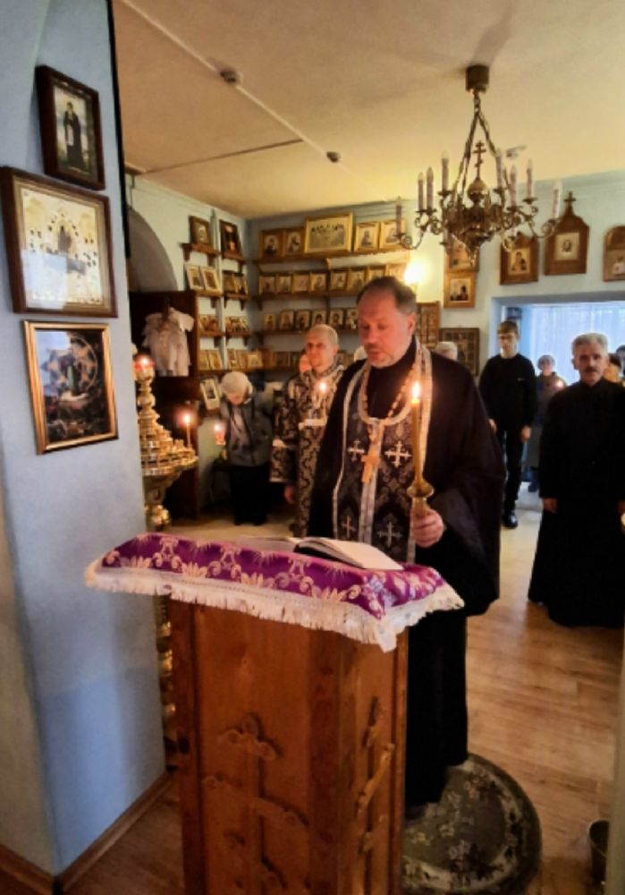 Чтение канона преп.Андрея Критского в храме св.страст Царя Николая. День третий