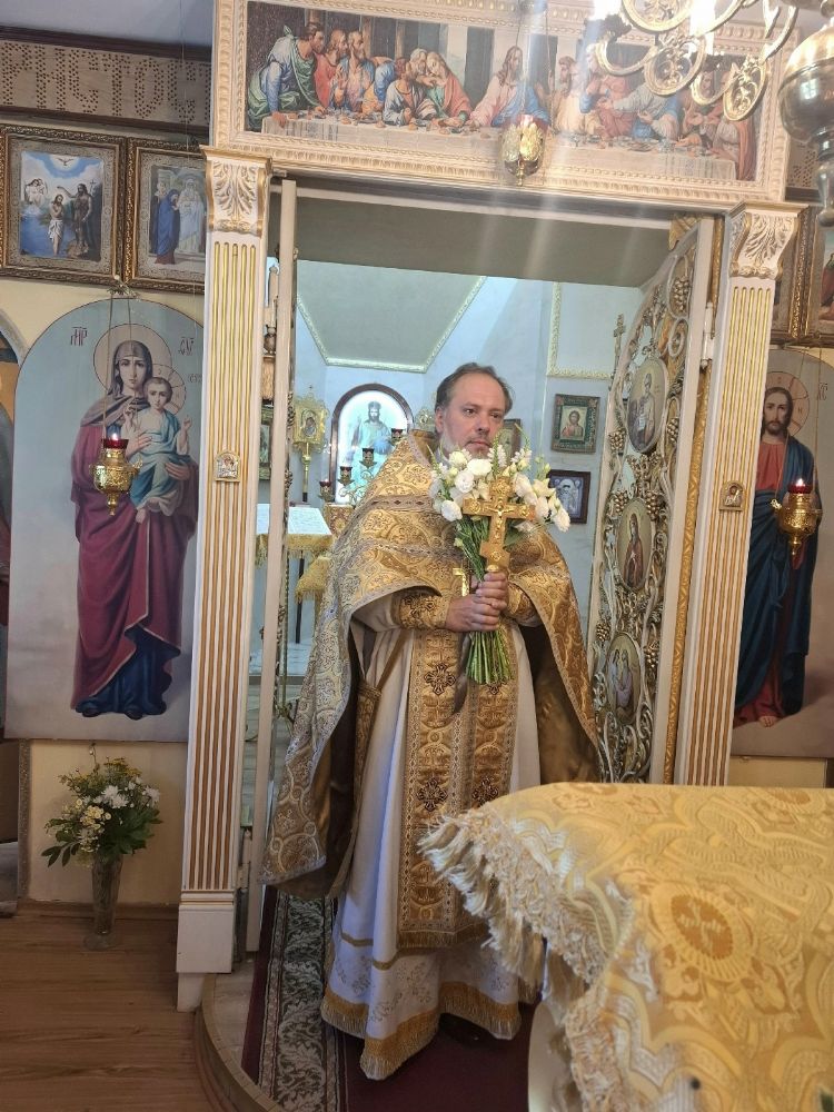 Поздравляем нашего настоятеля отца Сергия с днем рождения!